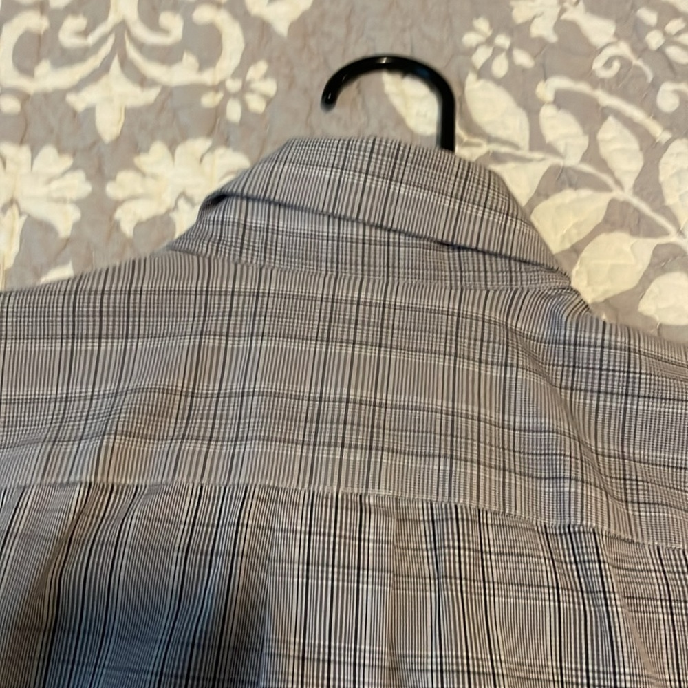 Men’s medium button up - Picture 11 of 12